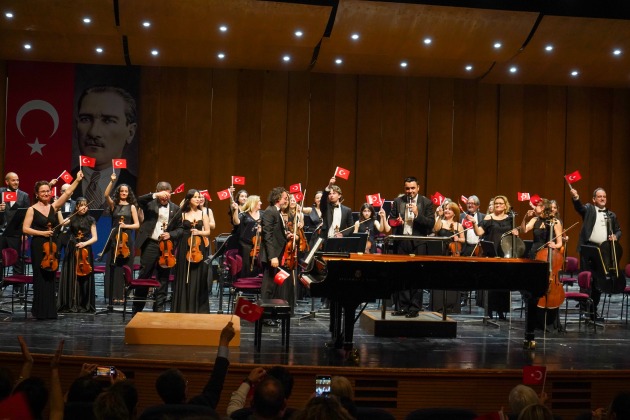 Çocuk solist Kıvanç Sakder performansı ile beğeni topladı