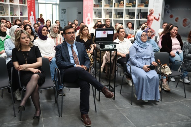 Aile hekimleri önce söyleşi yaptı, sonra tarihte yolculuğa çıktı