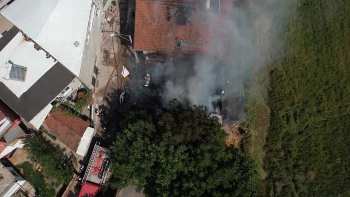 Bursa’da ahırda çıkan yangın paniğe sebep oldu