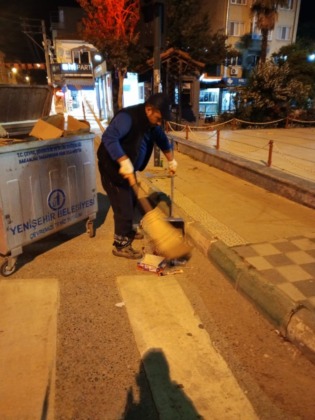 Yenişehir’de temizlik mesaisi