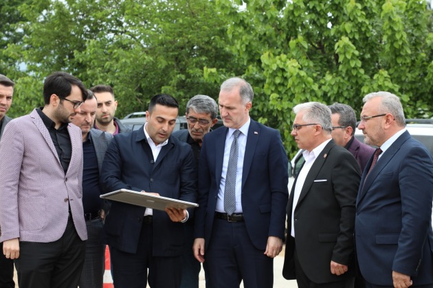 Yeniceköy Mahallesinde Yeni Yollar Açılıyor