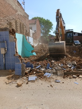 Osmangazi metruk binalardan temizleniyor