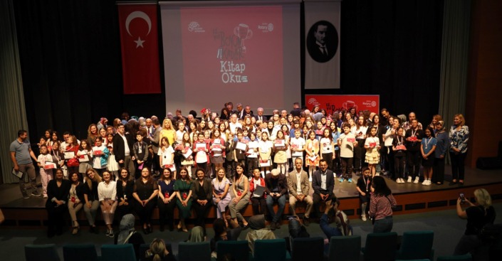 Okuma şampiyonları ödüllerini aldı