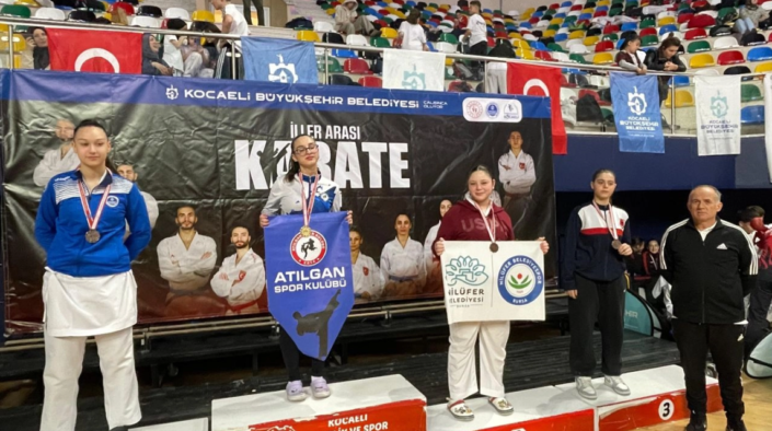 Karatede 1 altın 2 bronz madalya