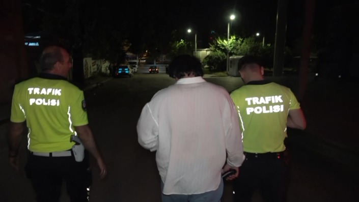 Polisin ‘Dur’ ihtarına uymayan sürücü, yakalanınca özür diledi