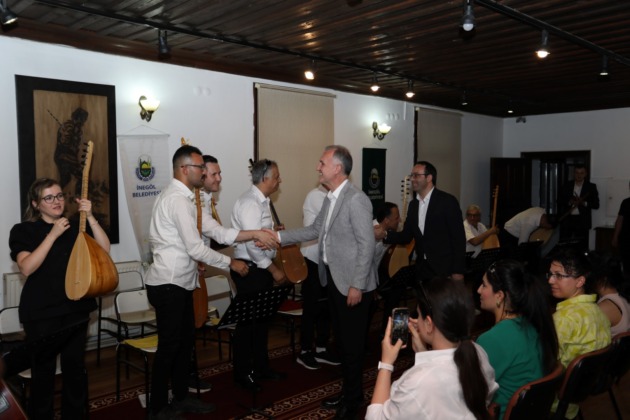 Bağlama Kursiyerlerine Başkan Taban’dan Tam Not