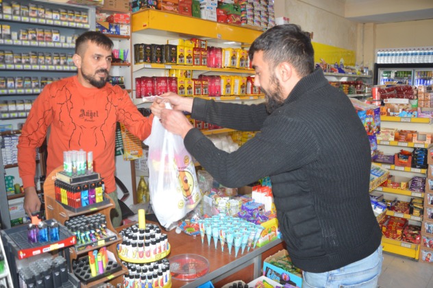 UNUTULMAYA YÜZ TUTMUŞ MESLEK: MAHALLE  BAKKALLIĞI