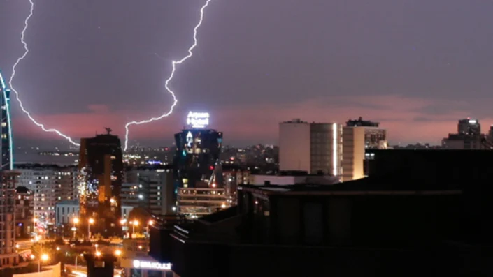 Şimşekten korktu! Hayatını kaybetti