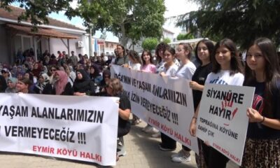 Köylülerden altın madenine karşı pankartlı, sloganlı eylem
