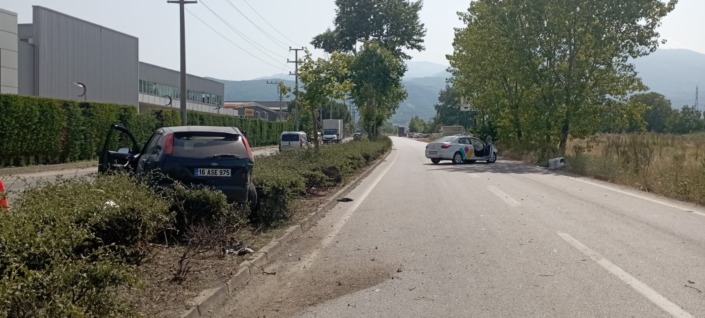 Bursa’da iki otomobilin karıştığı kazada 1 kişi yaralandı