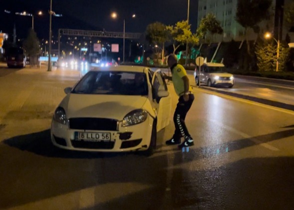 Uygulamayı görünce geri vitese takıp kaçtı, yakalanınca “Araba stop etti” dedi