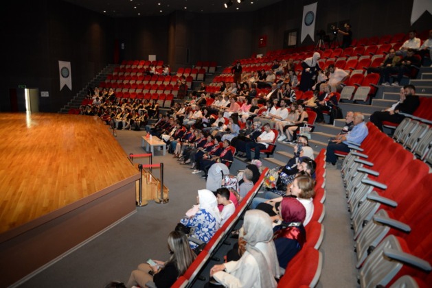 Güzel Sanatlar Fakültesi’nde kepler mezuniyet için fırlatıldı