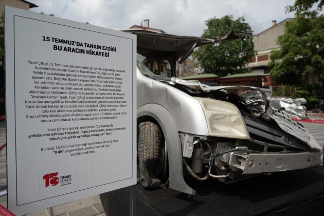 15 Temmuz’da tankın ezdiği araç 15 Temmuz Demokrasi Meydanı’nda sergileniyor