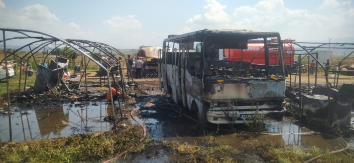 Mevsimlik işçilerin kaldığı çadırlarda yangın çıktı