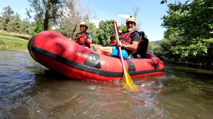 Dağcıların nefes kesen rafting heyecanı