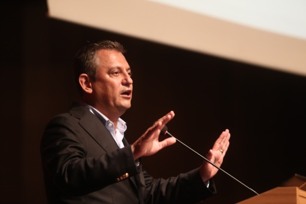 CHP Genel Başkanı Özel: “Filistinli bebeklerin kanı elinde olan Netanyahu’yu alkışlayanları kınıyorum, elleri kırılsın”