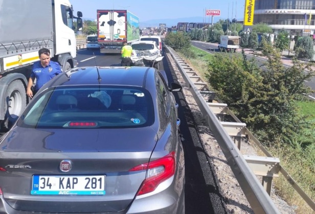 Bursa’da otomobil ile cip çarpıştı: 2’si çocuk 4 yaralı