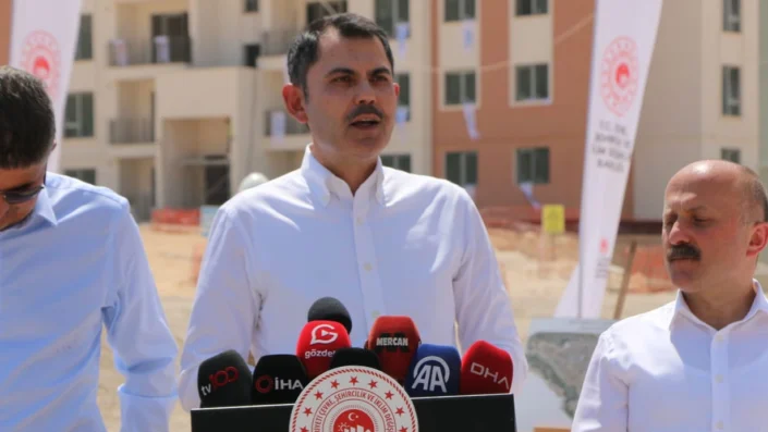 Bakan Kurum deprem konutları için tarih verdi