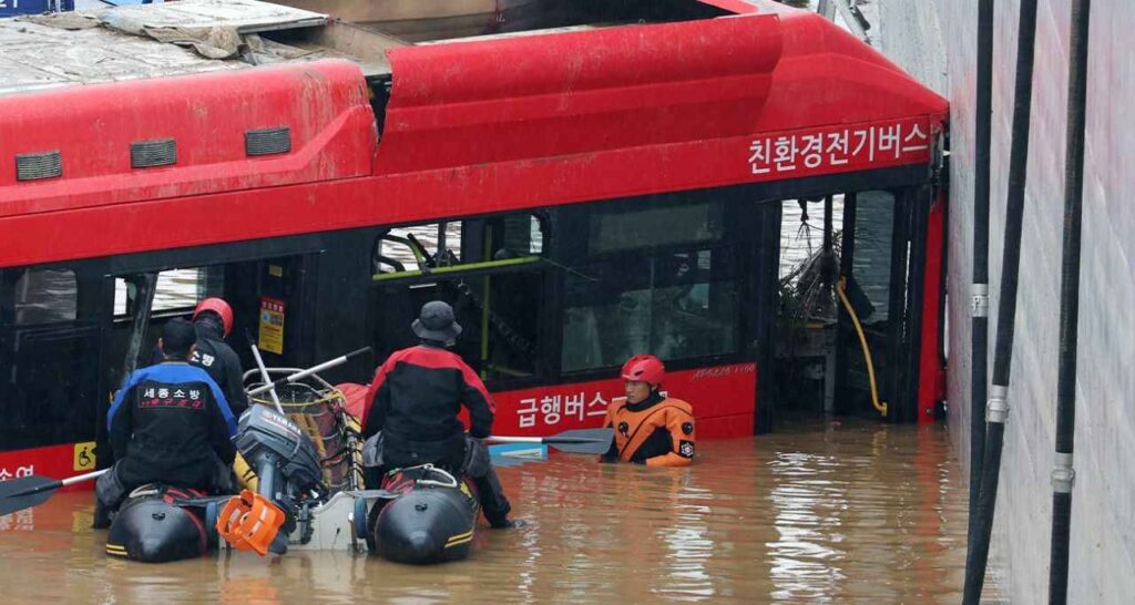 Güney Kore’de sel ve toprak kayması can aldı: 4 ölü, 1 kayıp