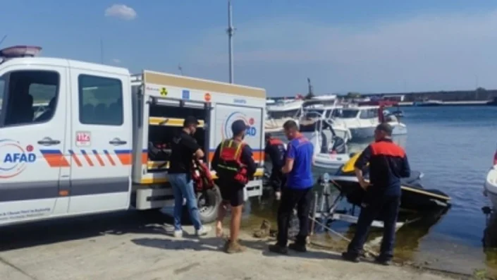 Bursa’nın Mudanya ilçesinde sahilde erkek cesedi bulundu