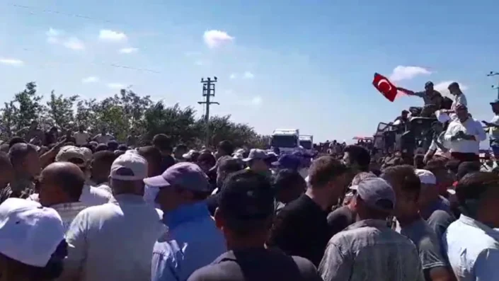 EMEP Bursa: Karacabey’de eylem yapan domates üreticilerinin eylemini sahipleniyoruz