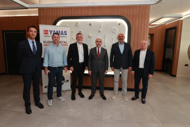 Bursa Valisi Mahmut Demirtaş, TEKNOSAB’ı ziyaret etti