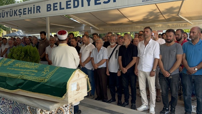 2 çocuk babası dağcı, gözyaşları içinde toprağa verildi