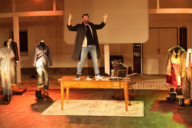 Açık havada tiyatro keyfi Ormandaki Kulübe’de başladı