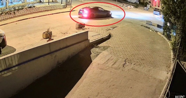 Sevgilisini dakikalarca darp etti!