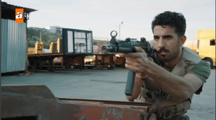 Oyuncu Mert Dünbek’ten Sokak Hayvanları Yasası’na anlamlı tepki!