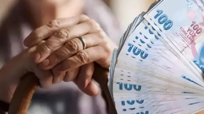 Emeklinin zam farkı bugün hesaplarda!