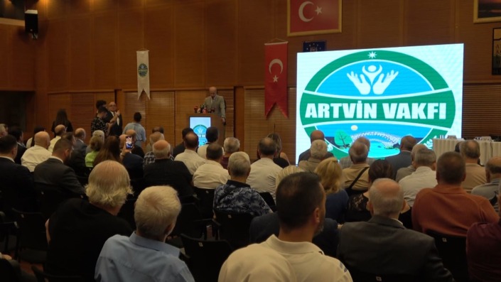 Artvin Vakfı’nda Adnan Demirci güven tazeledi