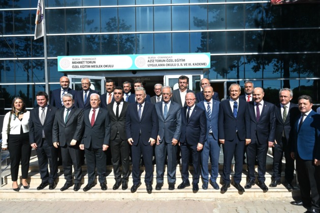 Bursa’da 677 bin öğrenci için ilk ders zili çaldı