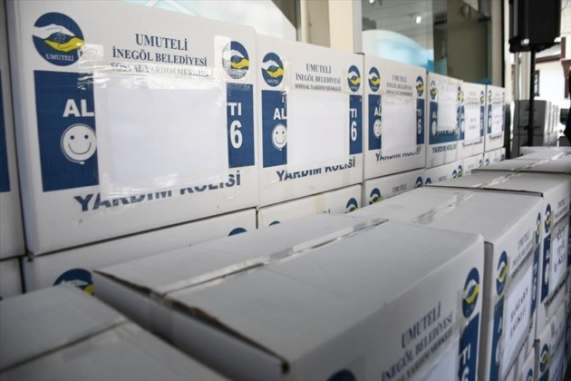 İnegöl Belediyesi’nden öğrencilere kırtasiye yardımı