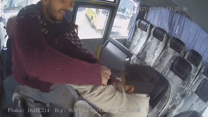 Bursa’da husumetlisini vurdu, sonra acımasızca darbetti