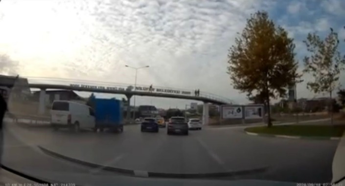 En sağ şeritten en sola geçti, kaza ‘geliyorum’ dedi