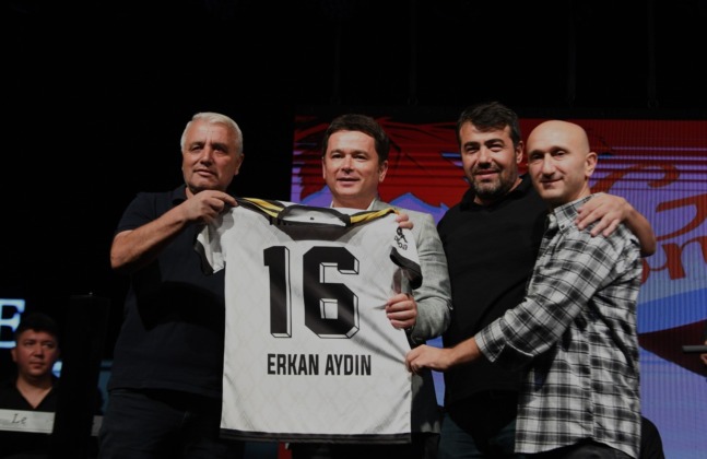 Osmangazililer Menteşeli Cengiz konseri ile coştu