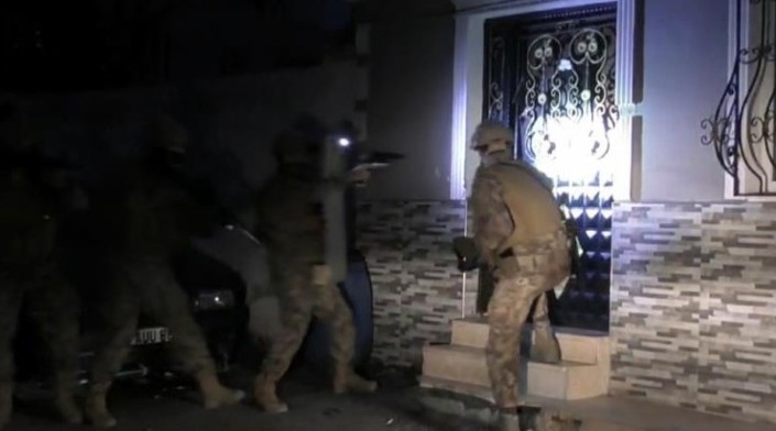 Uyuşturucudan elde ettikleri paraları aklayamadan yakalandılar