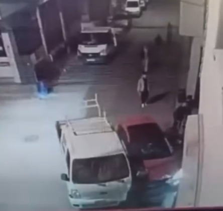 Bursa’da kamyonet ile otomobilin çarpıştı