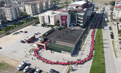Öğrencilerden teröre lanet, “Yaşasın Cumhuriyet” yürüyüşü