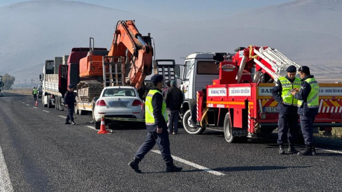 6 araç birbirine girdi!
