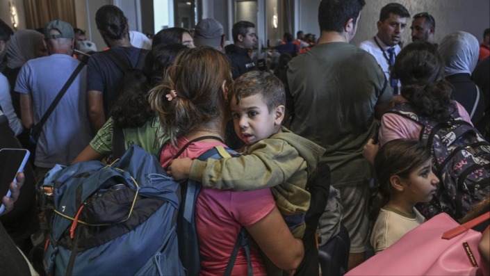 Türkiye, 966 kişiyi Lübnan’dan tahliye ediyor