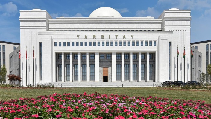 Yargıtay “midesiz” sözcüğünü hakaret saymadı