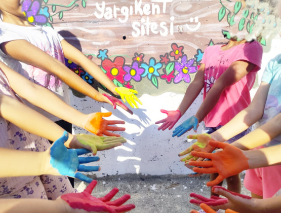 Çocuklar duvar boyama etkinliğinde buluştu