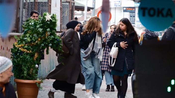 Hem korkuttu, hem de güldürdü