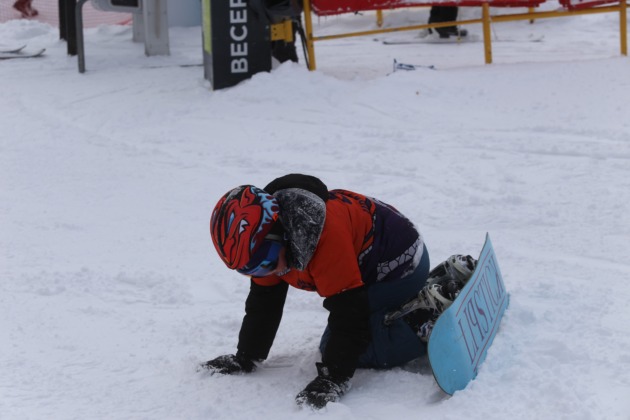 Uludağ’da düşe kalka eğlendiler