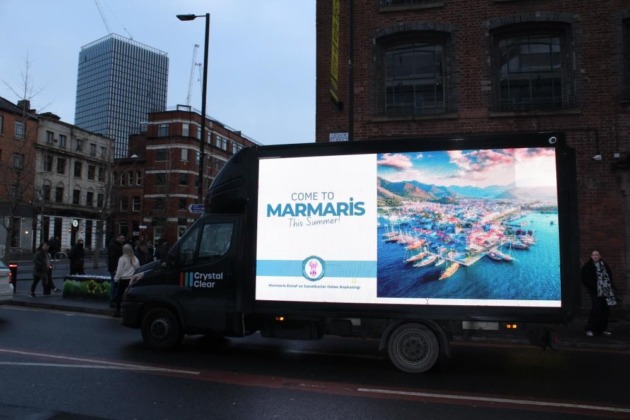 Manchester sokaklarında Marmaris tanıtımı