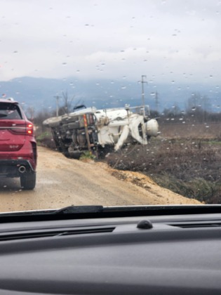 Bursa’da mikser devrildi! Sürücü yaralandı