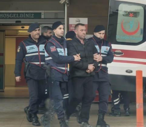 Ailesini silahla rehin aldı!