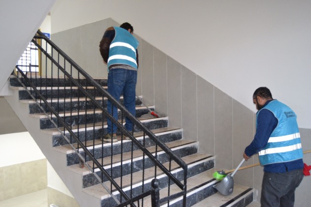 Cezalarını okul temizleyerek dolduracaklar